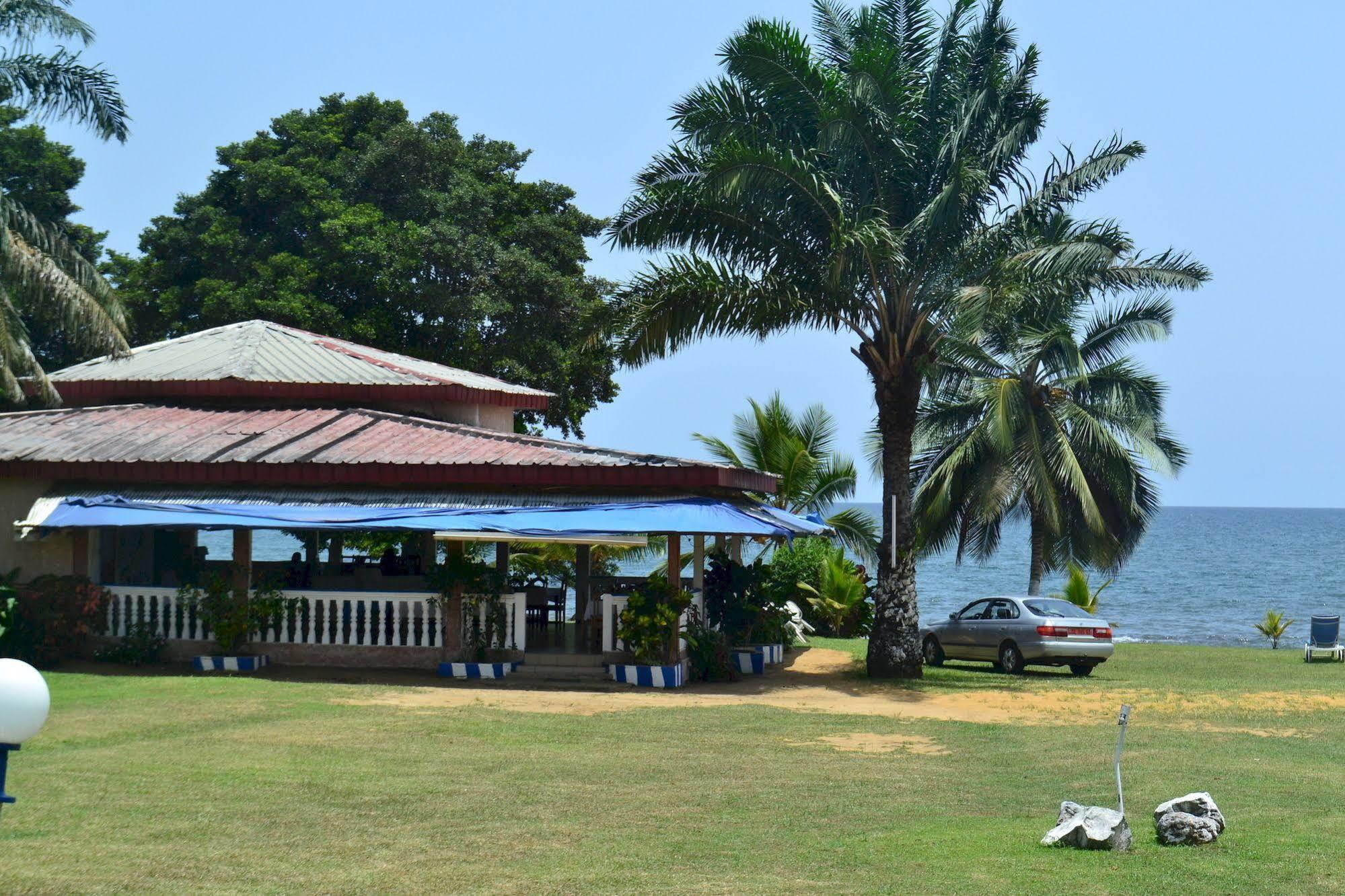 Adrien Beach Hotel Kribi Bagian luar foto