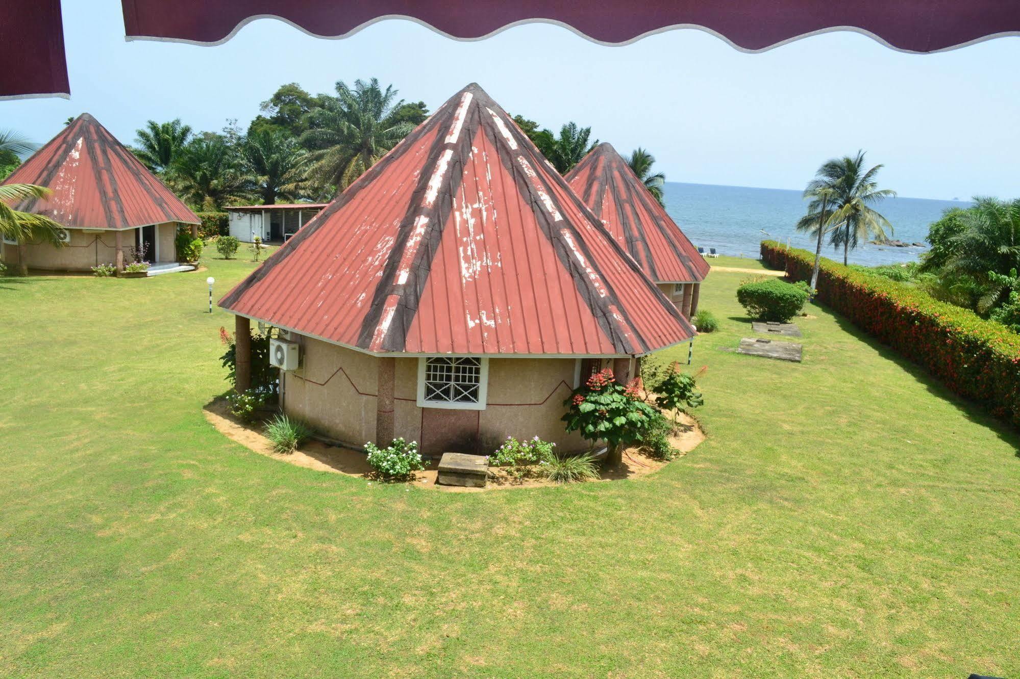 Adrien Beach Hotel Kribi Bagian luar foto